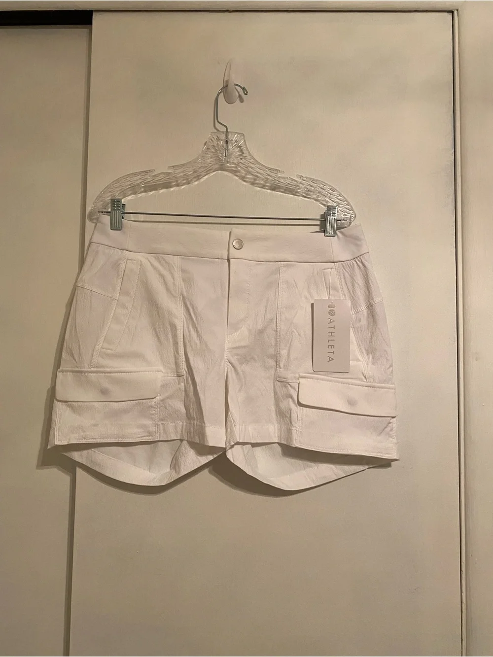 Athleta White Cargo Trekkie Shorts 2.0 with Stretch, Flap Pockets Front Zip - Picture 7 of 7